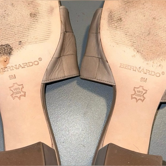 Bernardo beige/nude woven slip on sandals with 2” block heel size 9M - Picture 9 of 9